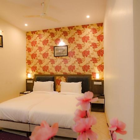 Royal Ocean Resort Jaipur Exteriör bild