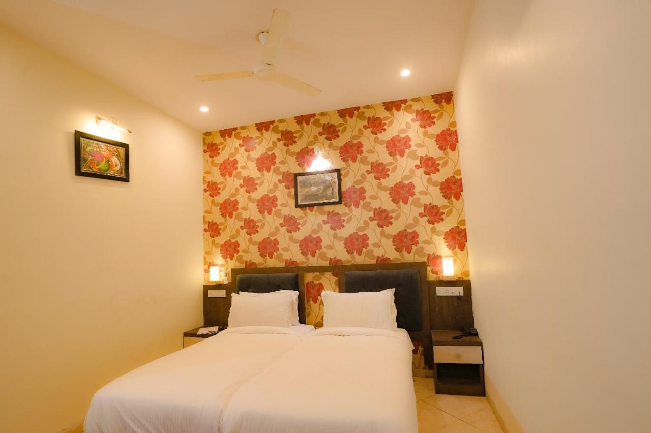 Royal Ocean Resort Jaipur Exteriör bild
