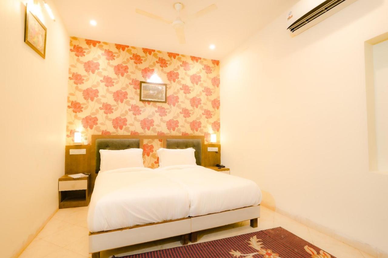 Royal Ocean Resort Jaipur Exteriör bild