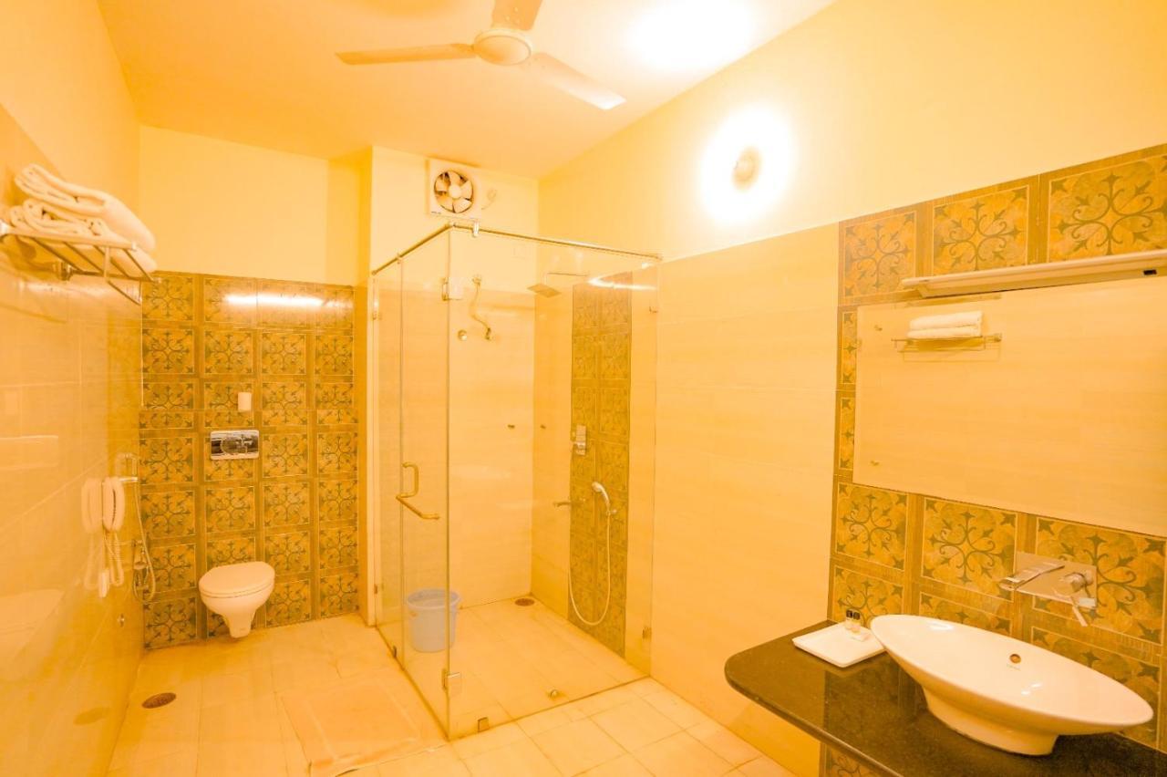 Royal Ocean Resort Jaipur Exteriör bild