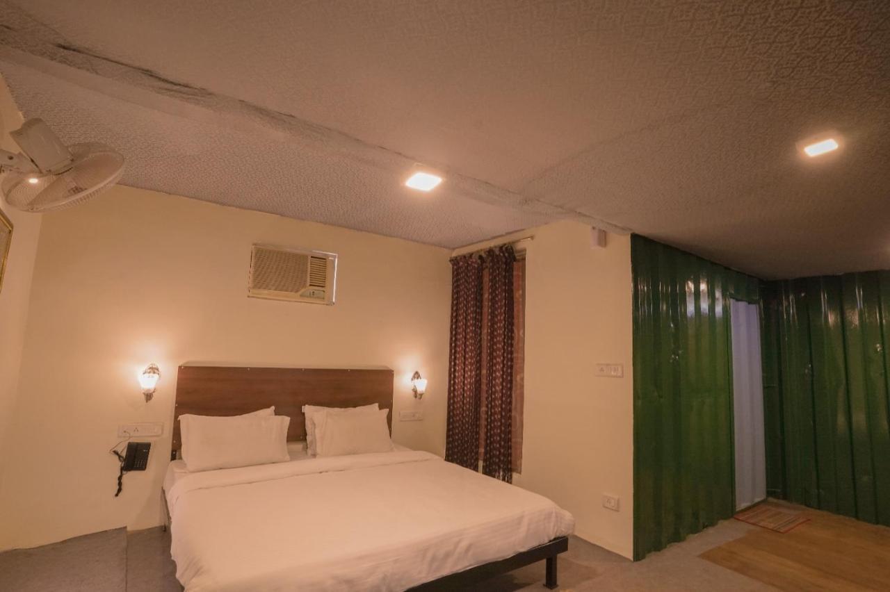 Royal Ocean Resort Jaipur Exteriör bild