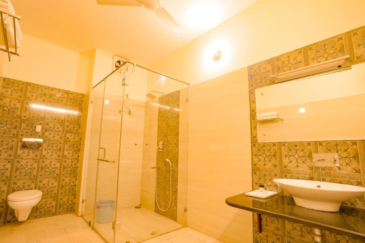 Royal Ocean Resort Jaipur Exteriör bild