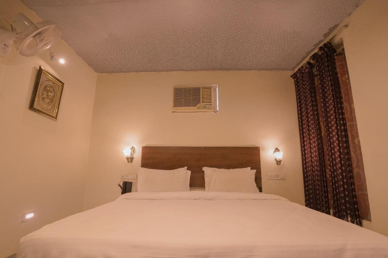 Royal Ocean Resort Jaipur Exteriör bild