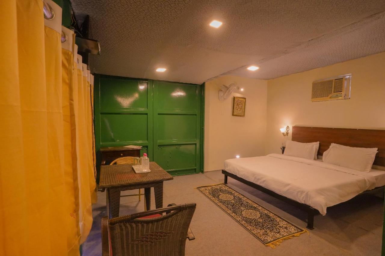 Royal Ocean Resort Jaipur Exteriör bild