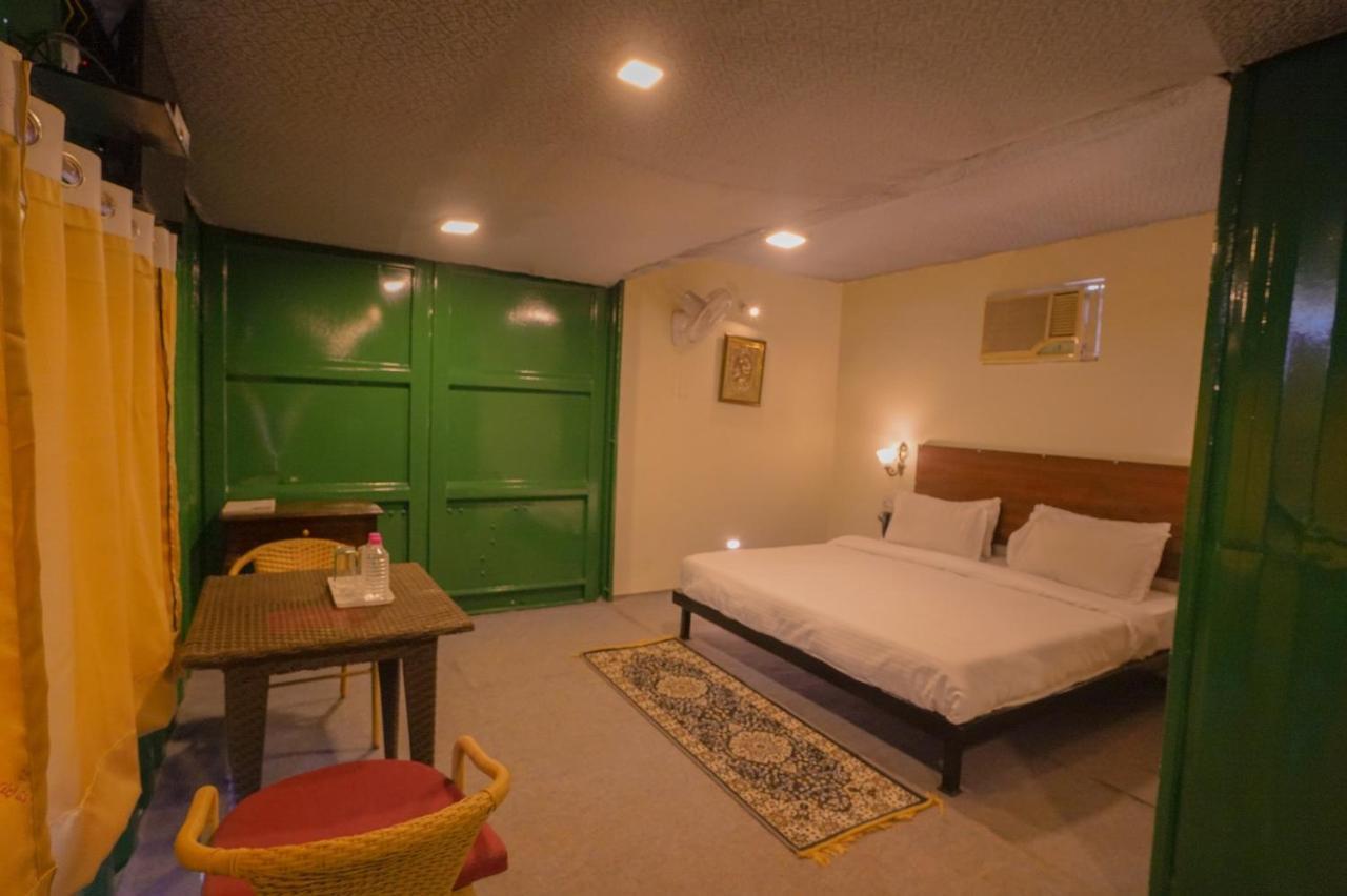 Royal Ocean Resort Jaipur Exteriör bild