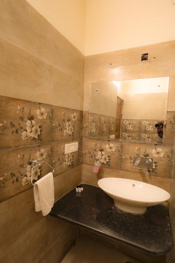 Royal Ocean Resort Jaipur Exteriör bild